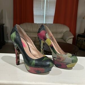 Betsey Johnson Womens Ditan Pump Heel Shoes US Size 8M Floral